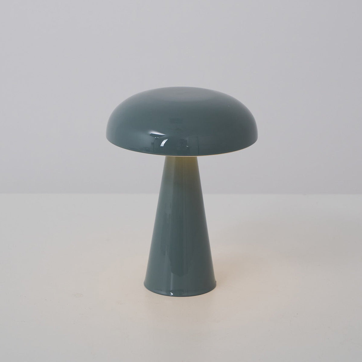 Metal Touch Table Lamp in Six Colors
