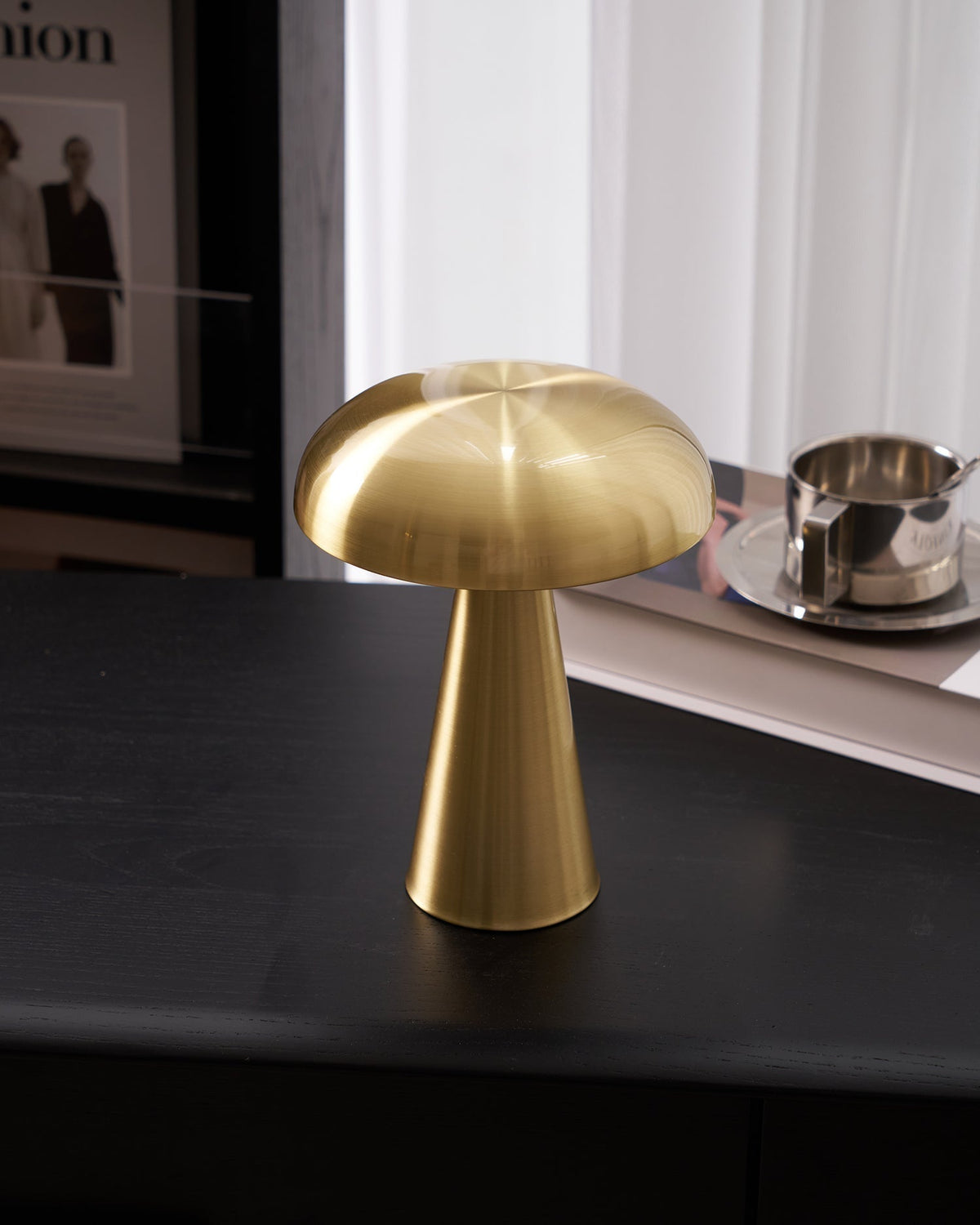 Metal Touch Table Lamp in Six Colors