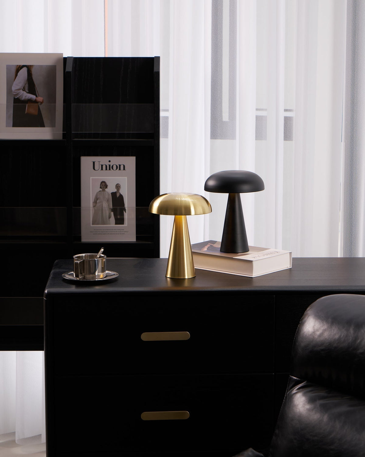 Metal Touch Table Lamp in Six Colors