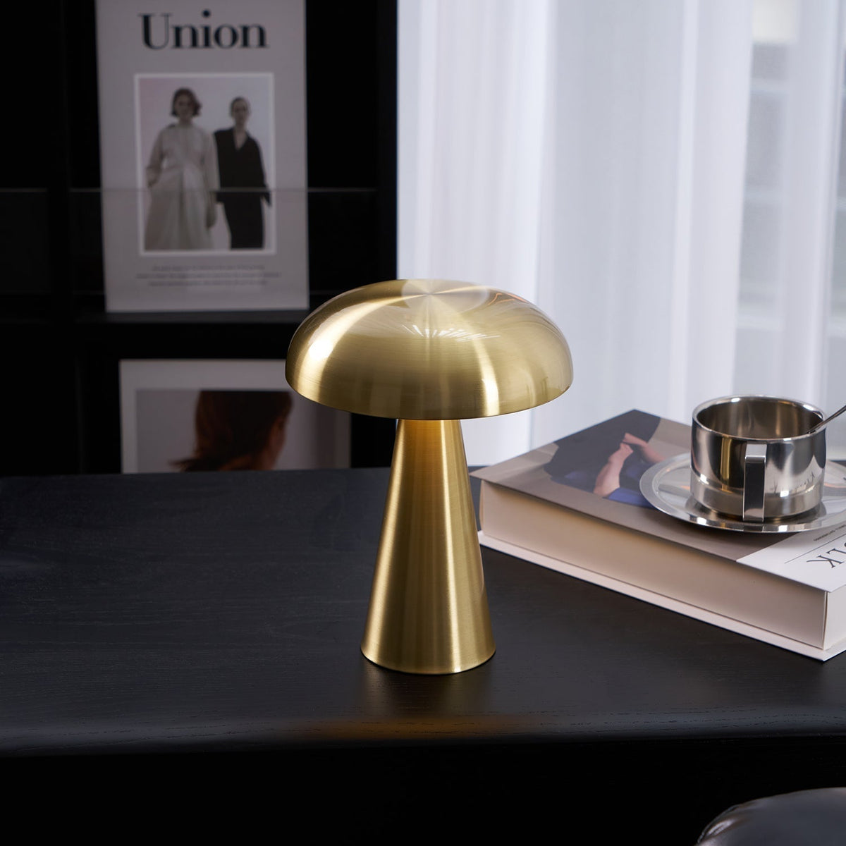 Metal Touch Table Lamp in Six Colors