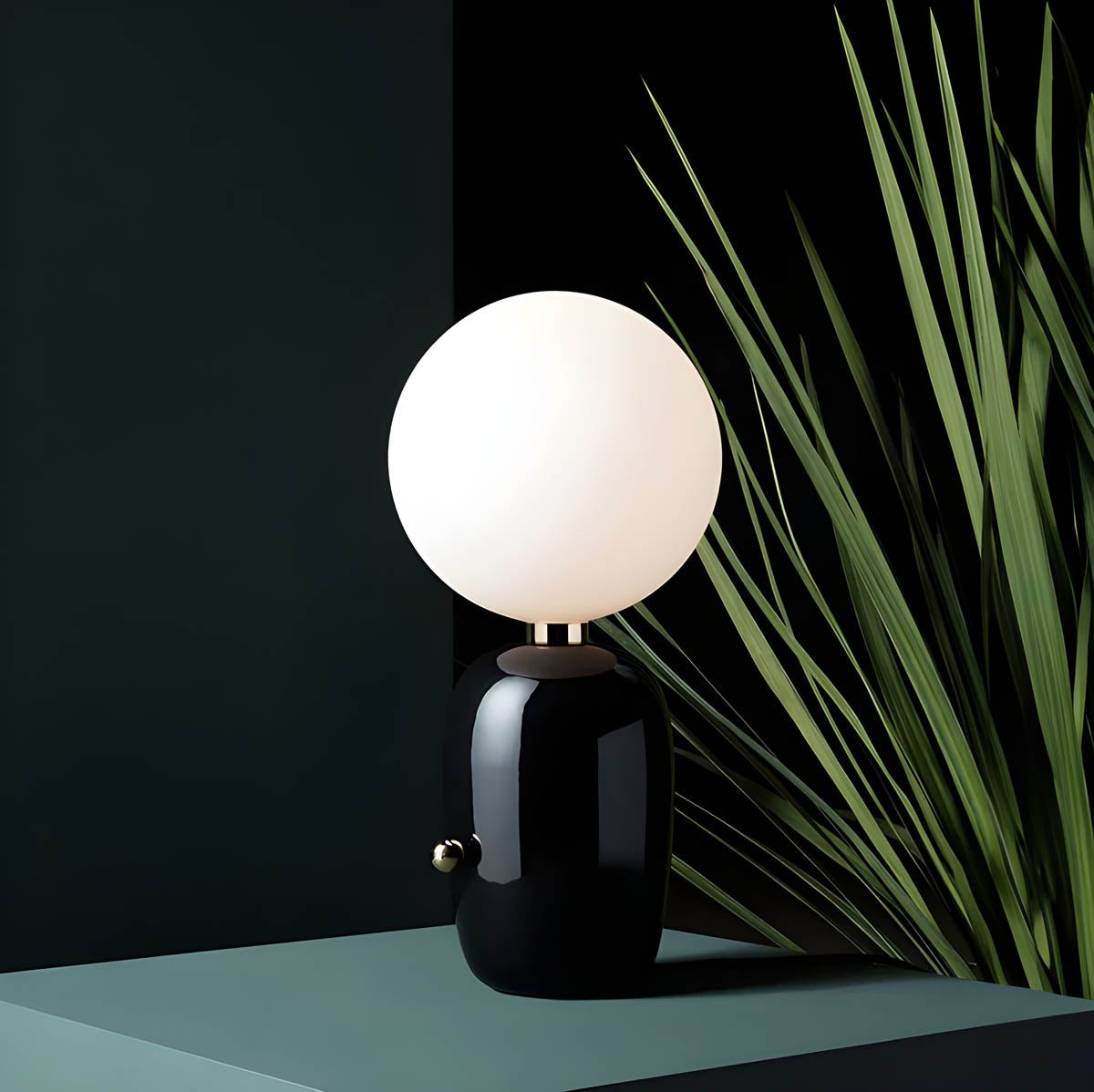 Spherical Table Lamp in Three Sizes and Finishes