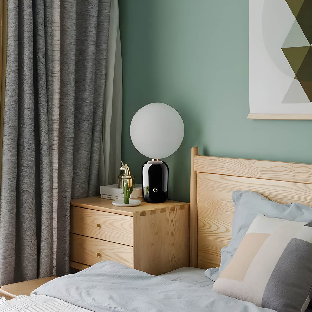 Spherical Table Lamp in Three Sizes and Finishes