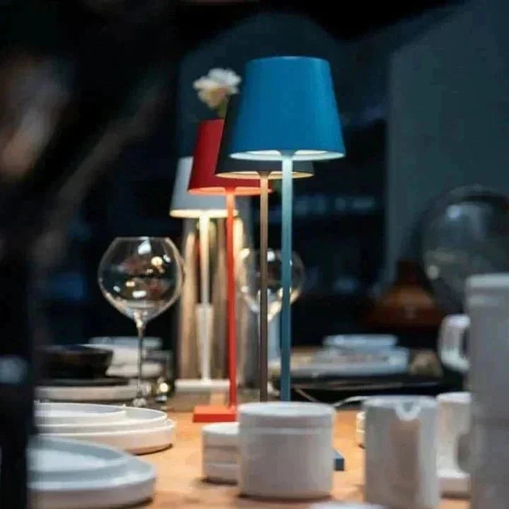 Minimal Aluminum Table Lamp in Nine Colors