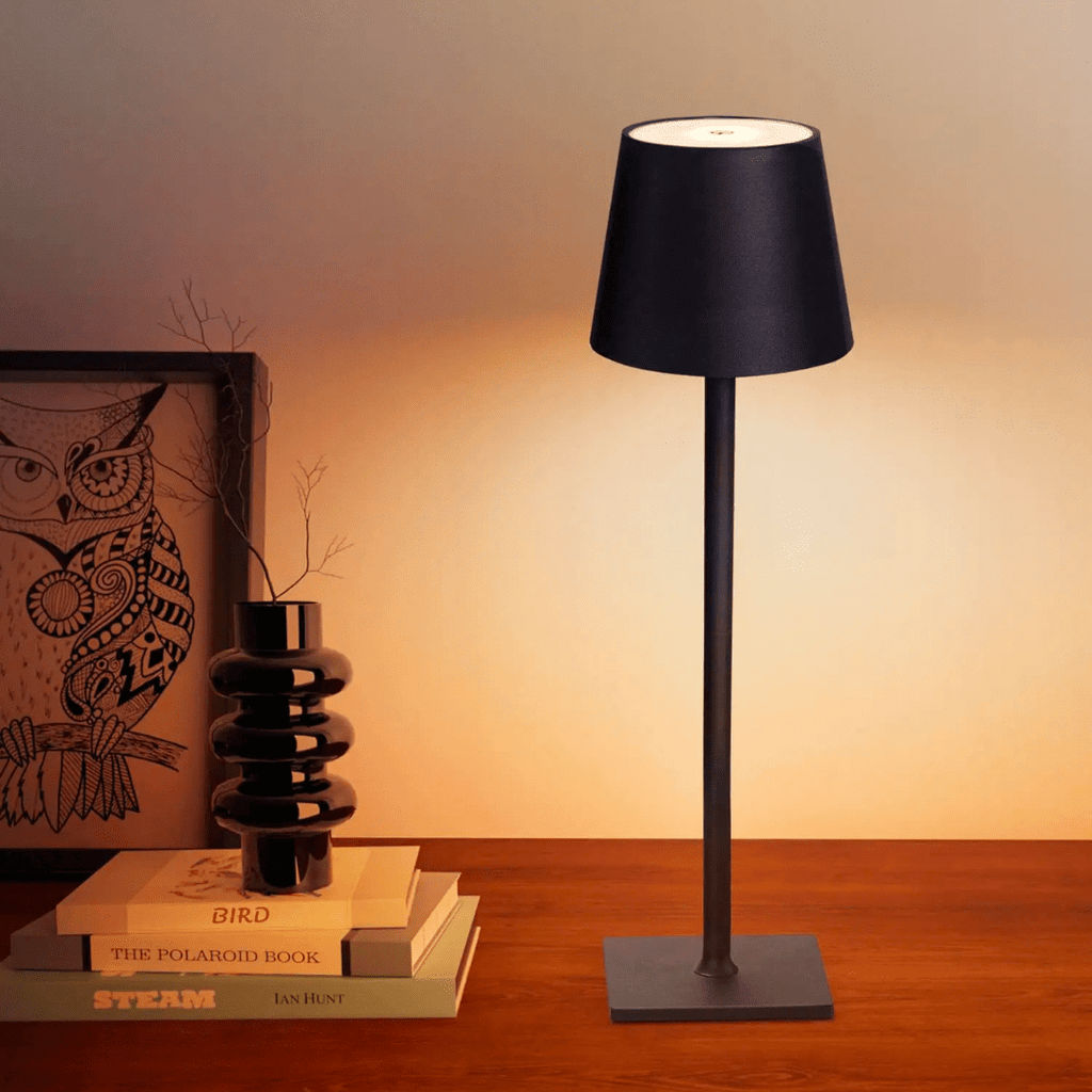Minimal Aluminum Table Lamp in Nine Colors