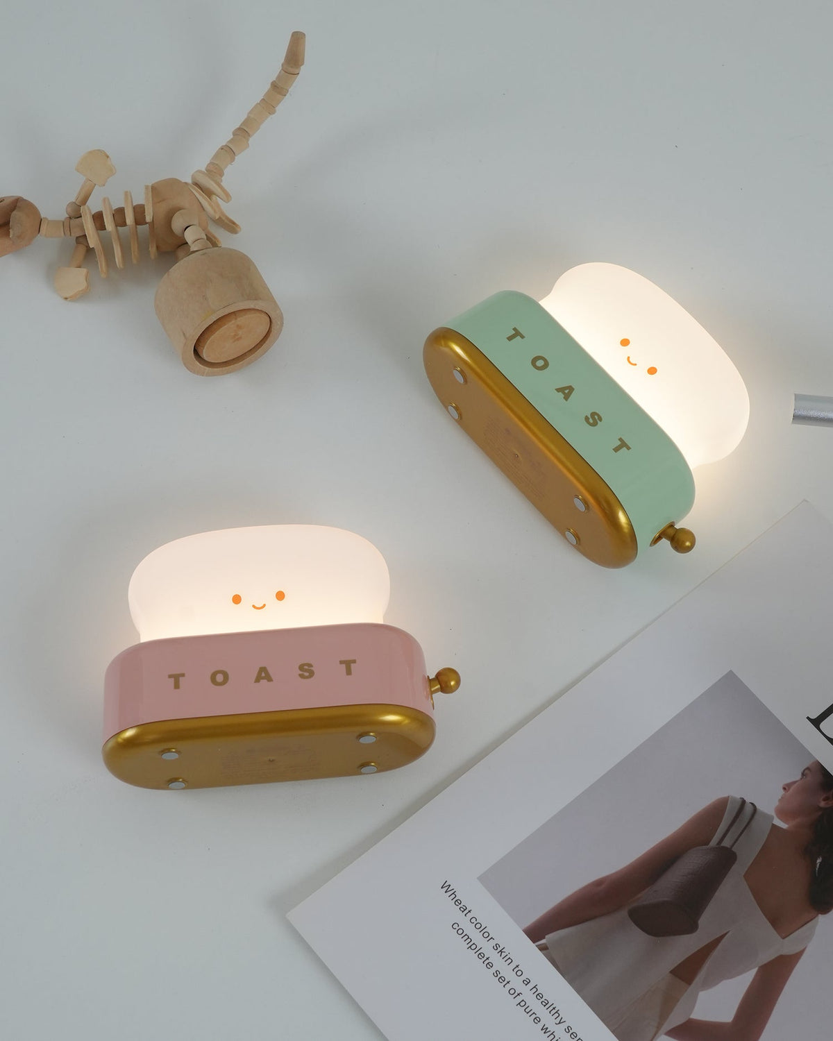 Novelty Toaster Lamp with Glowing Toast